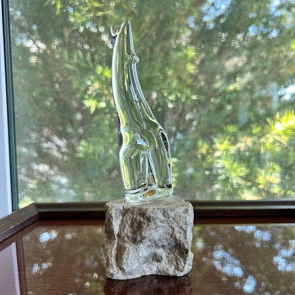 Vintage Clear Glass Howling Wolf Figurine on Stone Base - Picture 5 of 12